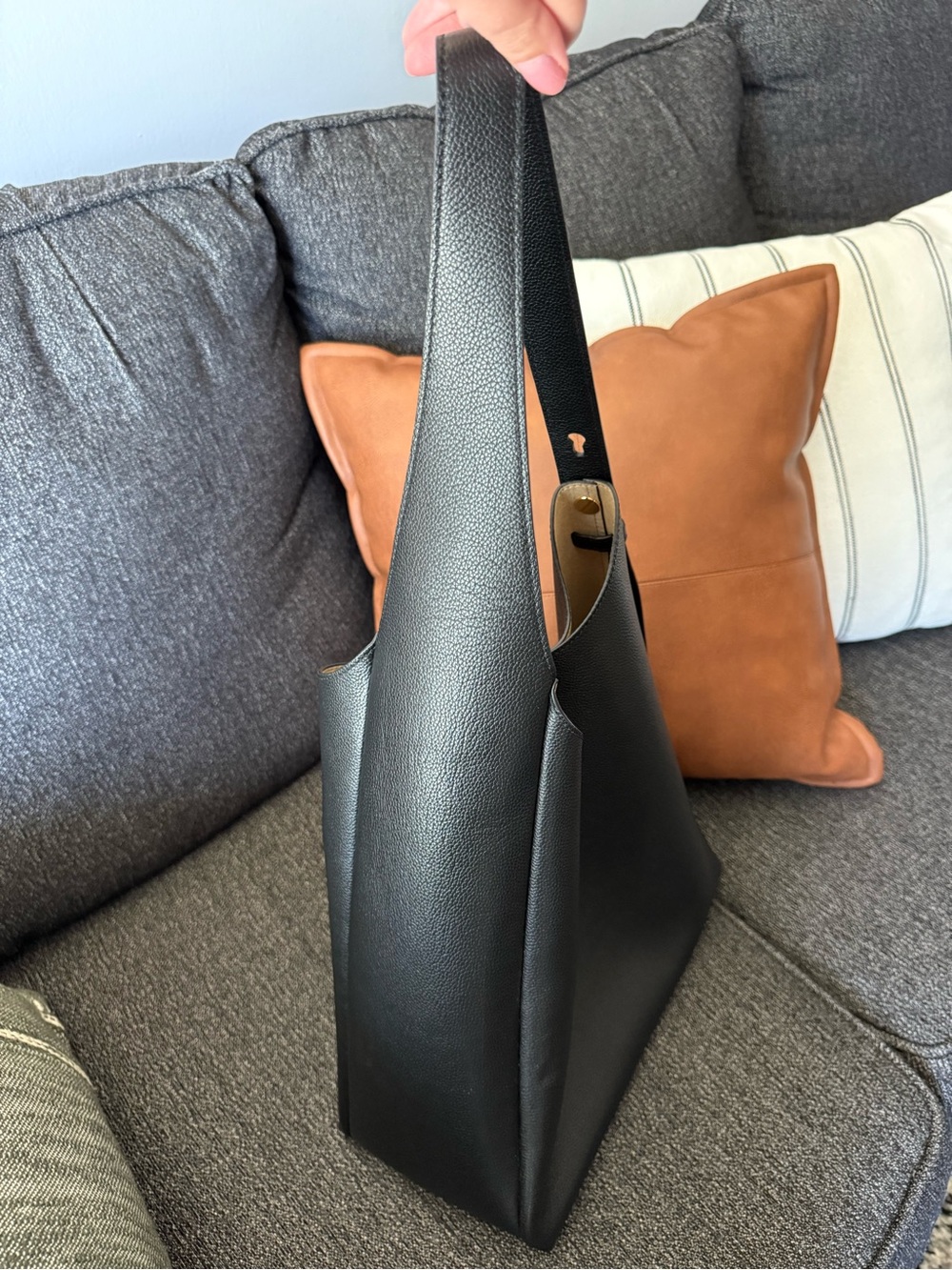 Tory Burch Romy Hobo - Picture 4 of 9